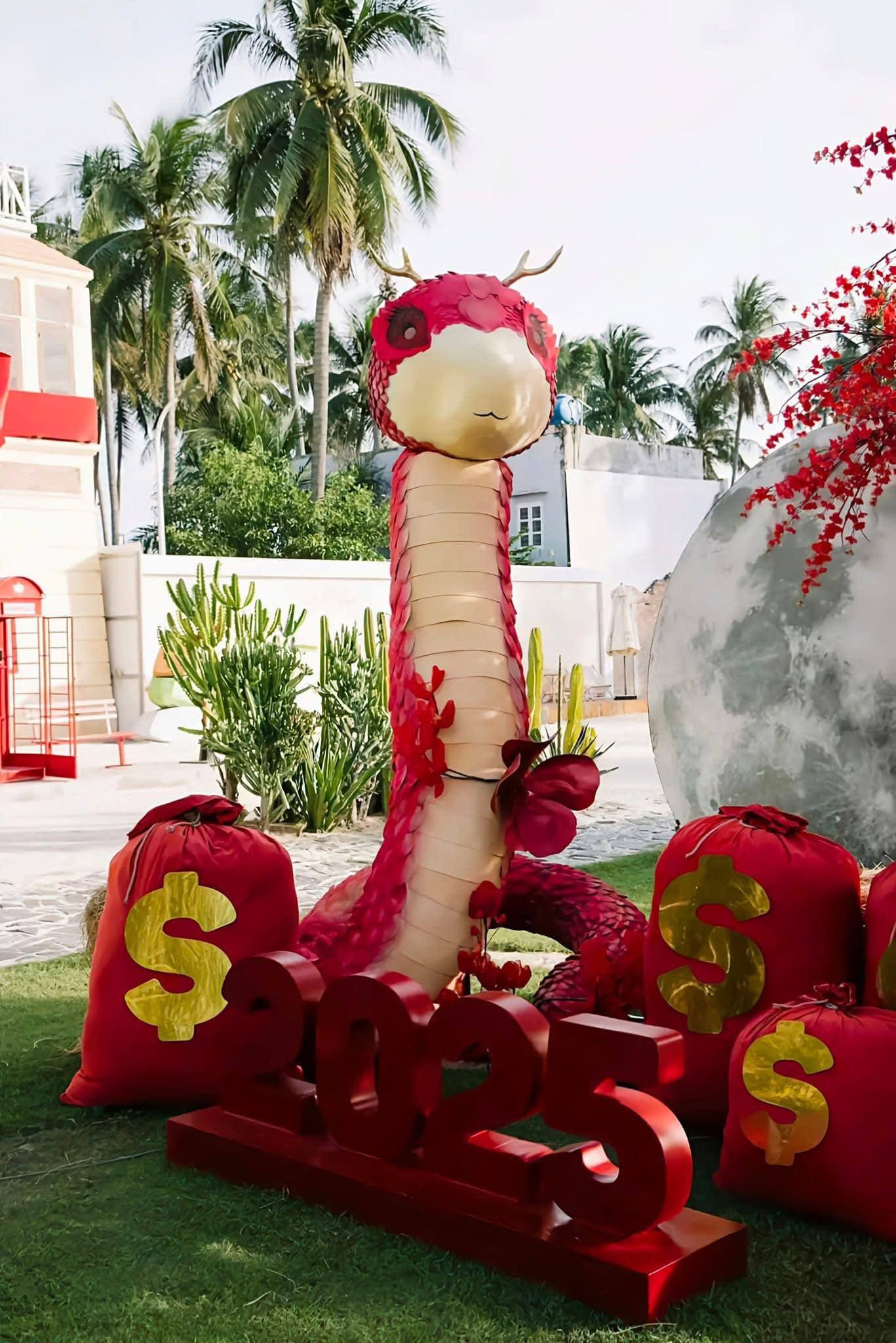 Ảnh: Hoàng Huy, Thoa Thật Thà Ảnh: Hoàng Huy, Thoa Thật Thà