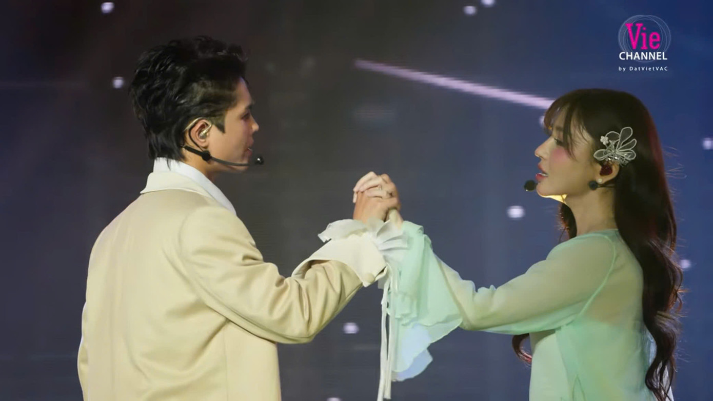Khoảnh khắc đáng mong chờ của cặp đôi trong tập tiếp theo.