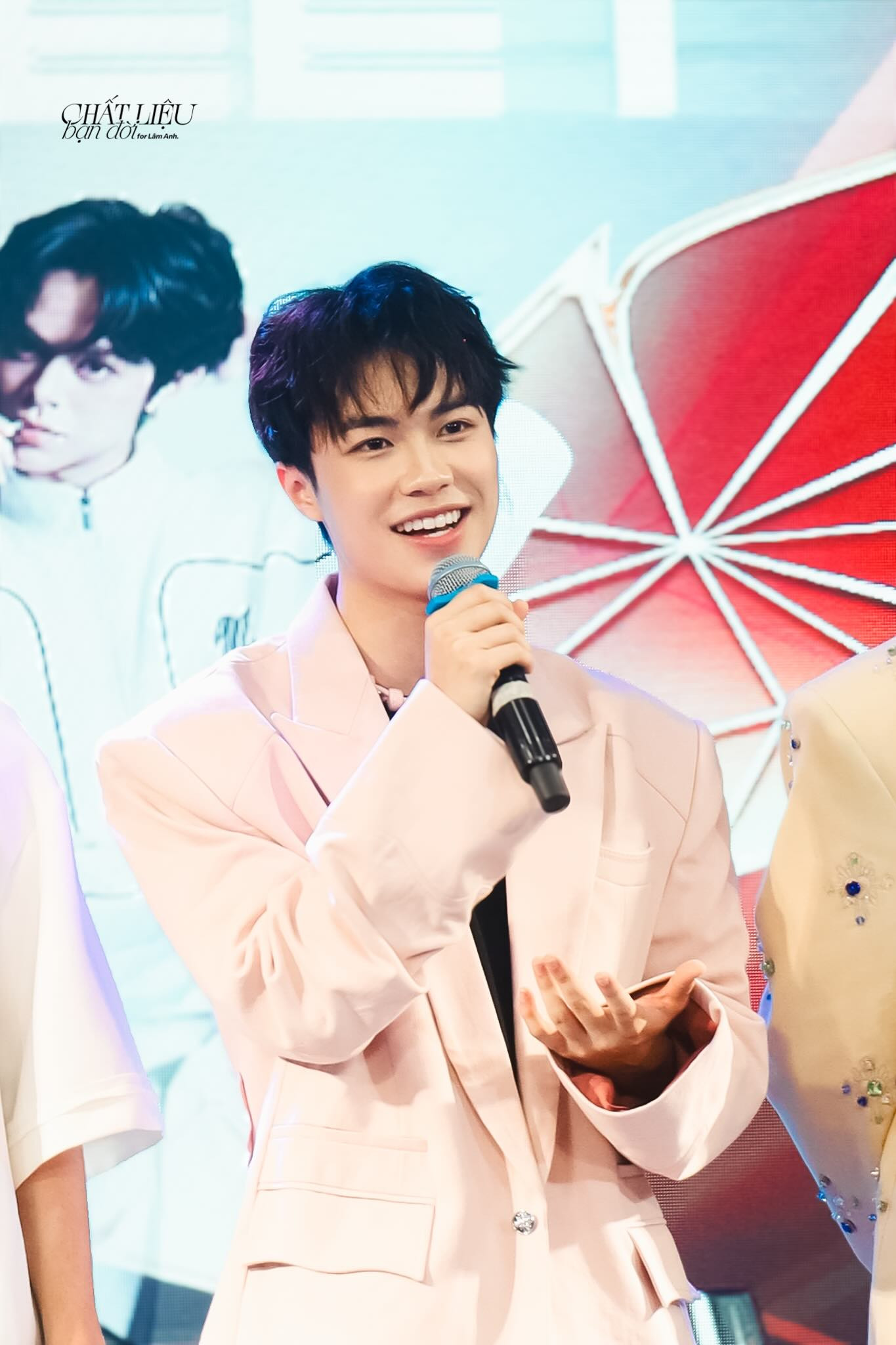 Tân binh sinh năm 2005 khẳng định danh hiệu "best visual" qua ống kính của fan. Ảnh: @chatlieubandoi_lamanh