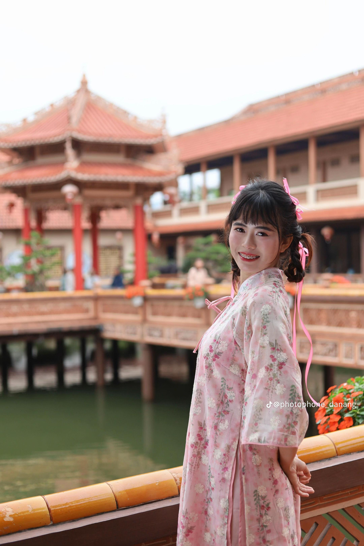 Tại bất kỳ vị trí nào của ngôi chùa thơ mộng này, bạn đều có thể &quot;săn&quot; những bức ảnh đẹp. Ảnh: @photophone_danang