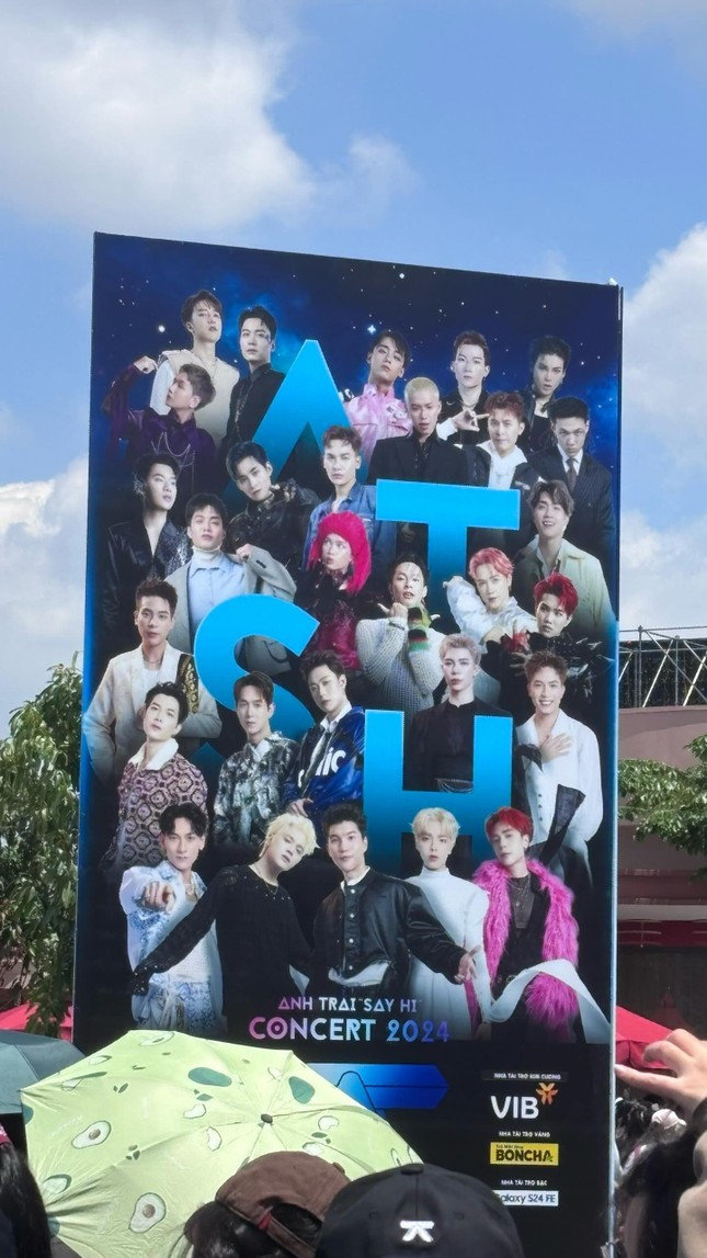 Công Dương là người duy nhất biến mất trong tấm poster 30 Anh trai tại Concert D-1.