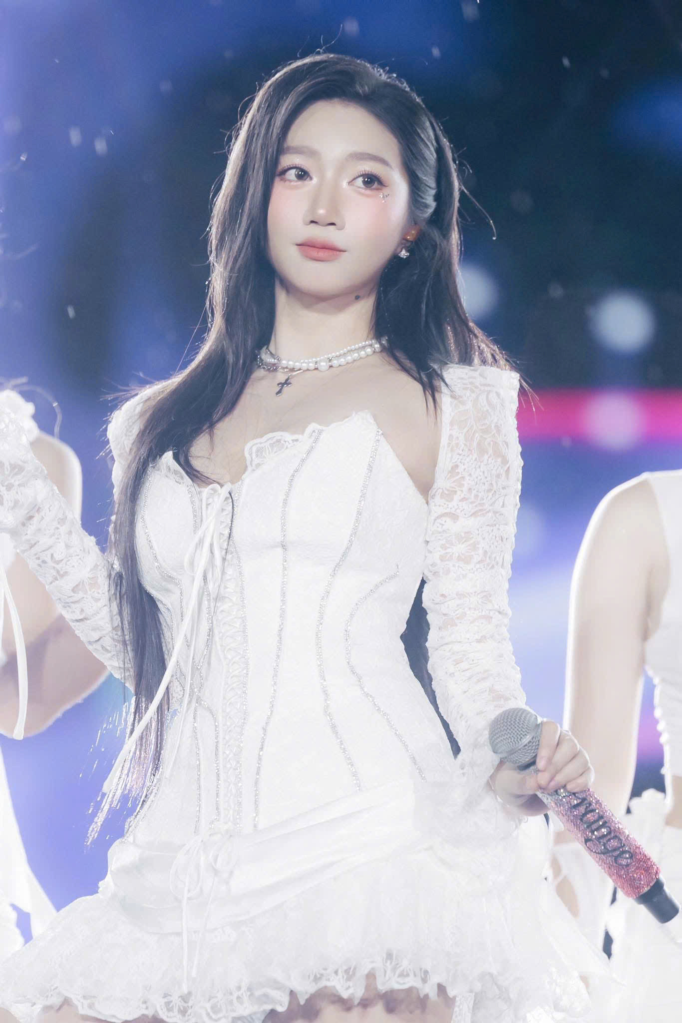 Bình luận dưới bài đăng ngập tràn những lời khẳng định đây là Orange.