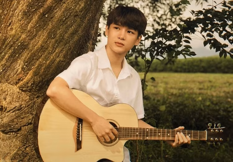 Giọng ca Yêu Nhau Nhé Bạn Thân gặp lùm xùm trước thềm concert Anh Trai "Say Hi" D-6.