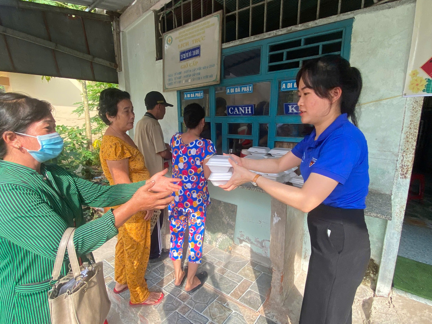 Ảnh: Đoàn Thị Trấn Long Hồ Ảnh: Đoàn Thị Trấn Long Hồ