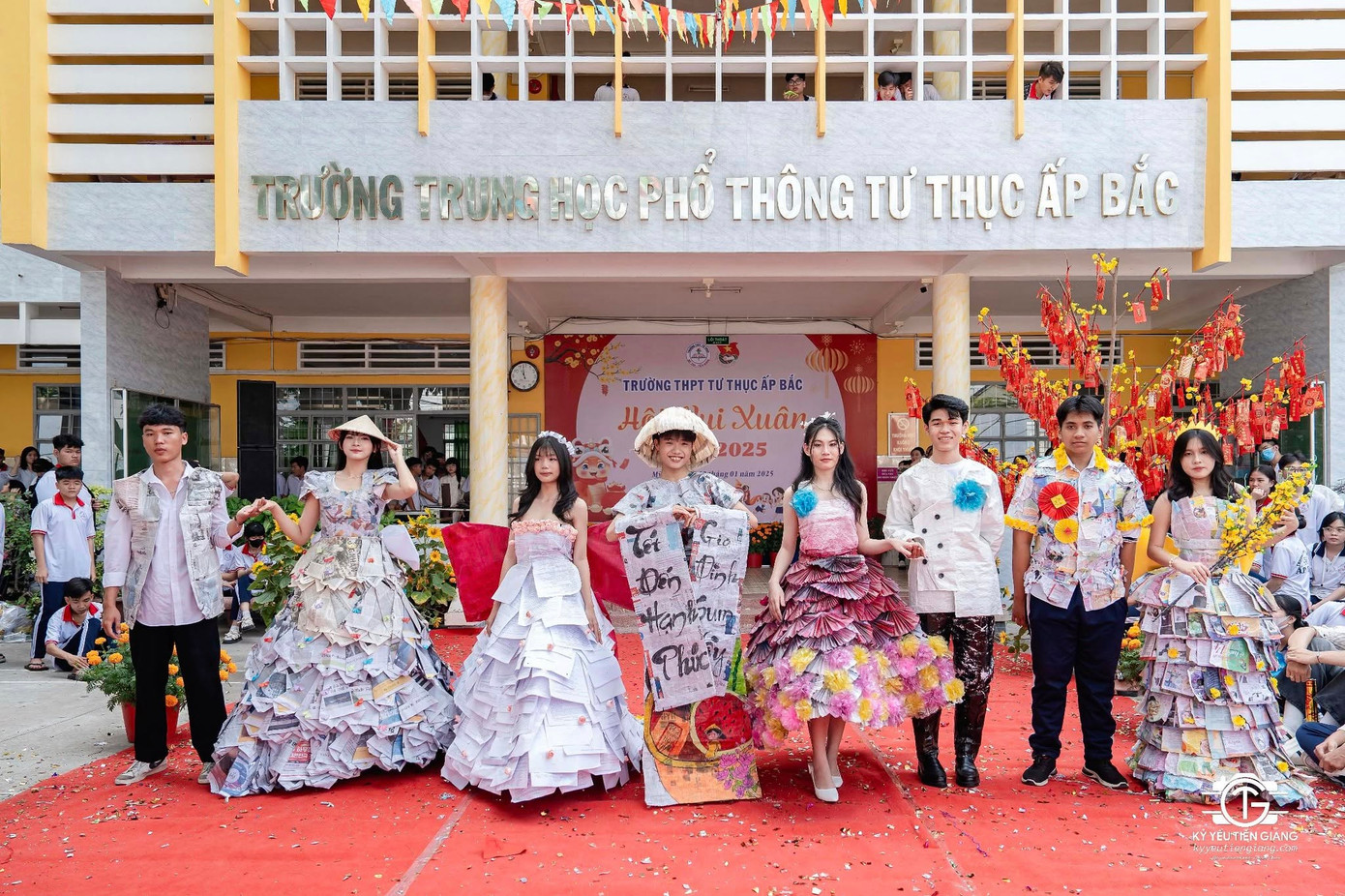 Ảnh: Đoàn Thanh niên trường THPT Tư Thục Ấp Bắc - thành phố Mỹ Tho Ảnh: Đoàn Thanh niên trường THPT Tư Thục Ấp Bắc - thành phố Mỹ Tho