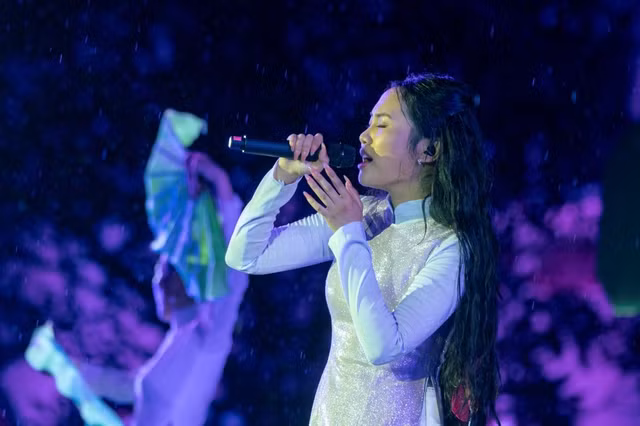 Cùng với đó, Phương Mỹ Chi còn được vinh danh nhiều danh hiệu như Thanh niên tiên tiến làm theo lời Bác, Gương mặt trẻ Việt Nam triển vọng năm 2024.