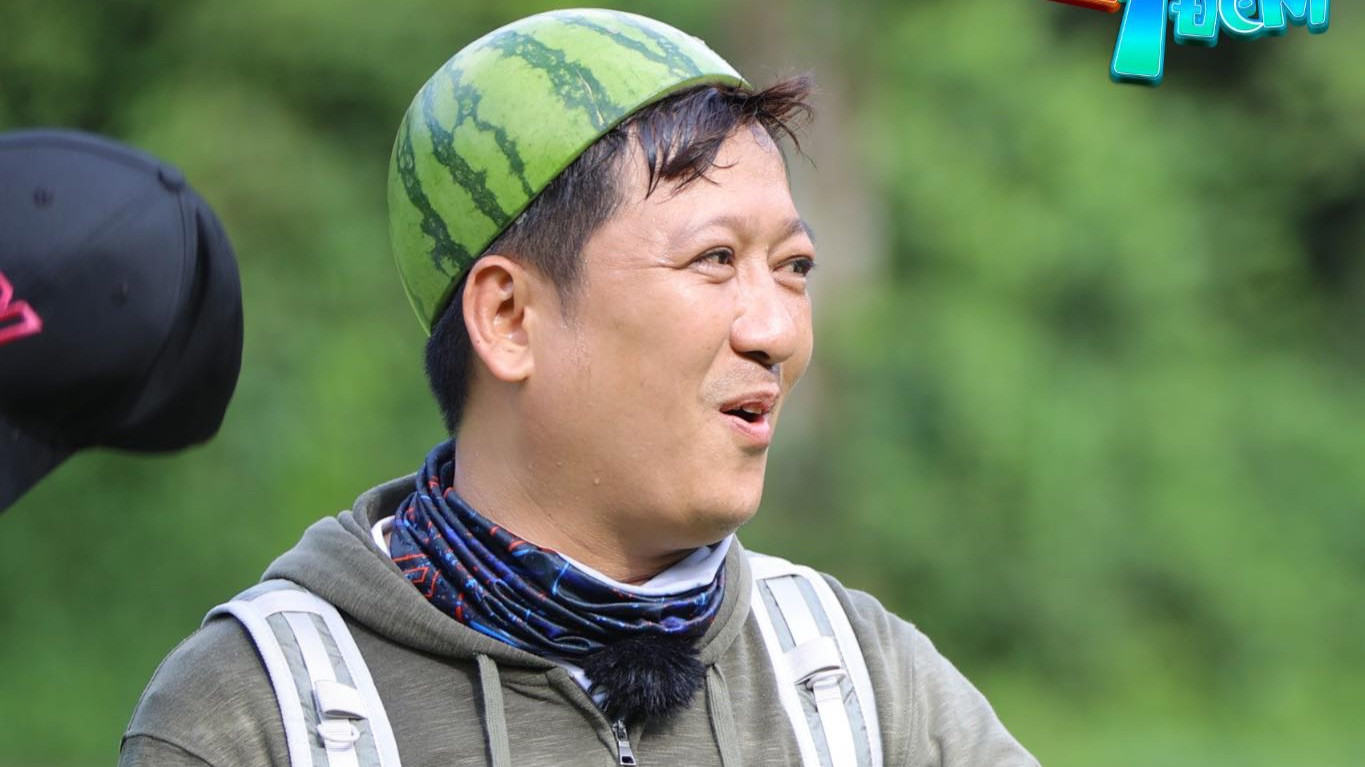 Nhan sắc của Mười Khó khác hẳn khi tham gia 2 Ngày 1 Đêm.