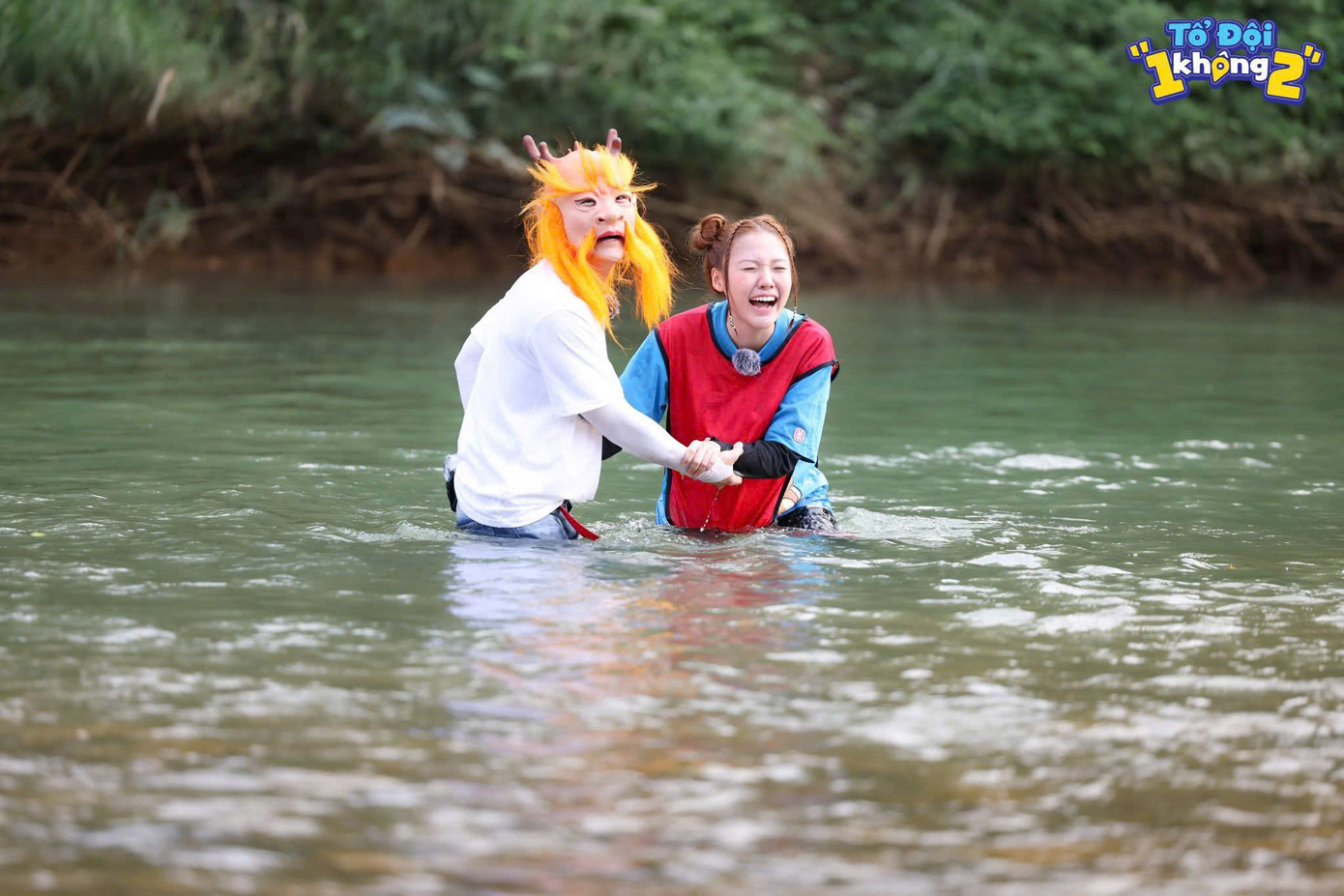 Uyển Ân ghi điểm nhờ tinh thần “chơi hết mình”. Uyển Ân ghi điểm nhờ tinh thần “chơi hết mình”.