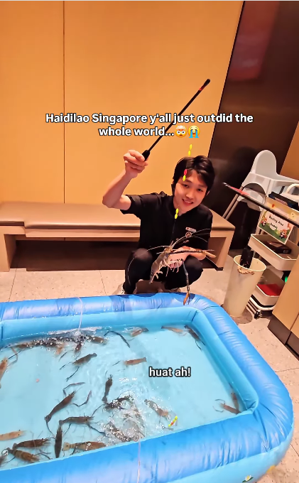 Tôm sau khi câu xong có thể sử dụng vào bữa ăn. Tôm sau khi câu xong có thể sử dụng vào bữa ăn.