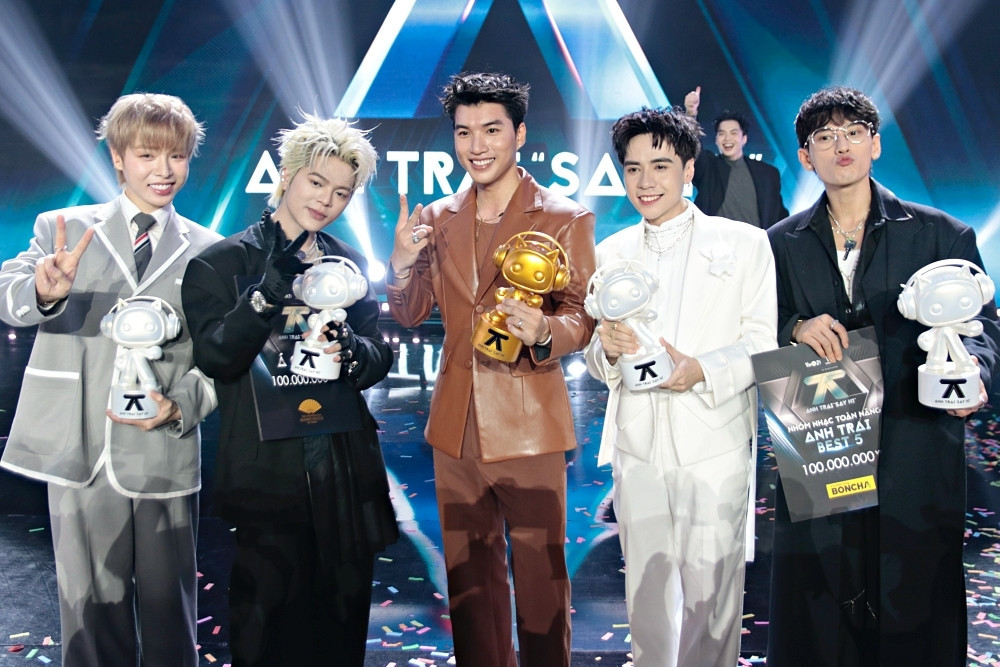 Mới đây, một thành viên trong Best 5 bất ngờ hé lộ ý định ra mắt MV đầu tay của nhóm.