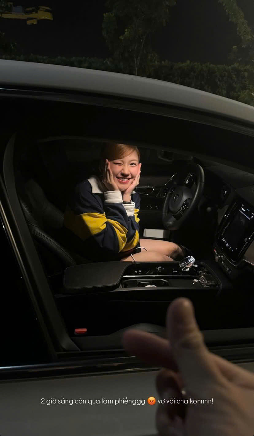 Nàng "Kiều" còn tận tình sang rước chàng "An" đi hẹn hò.