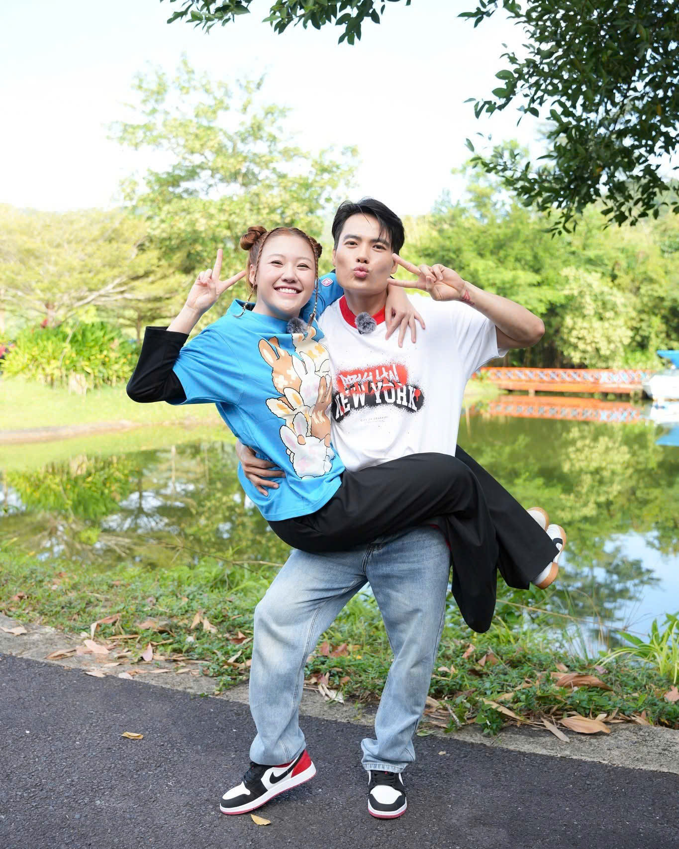 Uyển Ân không chỉ mang đến những tràng cười sảng khoái mà còn giúp khán giả có một góc nhìn mới mẻ hơn về mình. Uyển Ân không chỉ mang đến những tràng cười sảng khoái mà còn giúp khán giả có một góc nhìn mới mẻ hơn về mình.