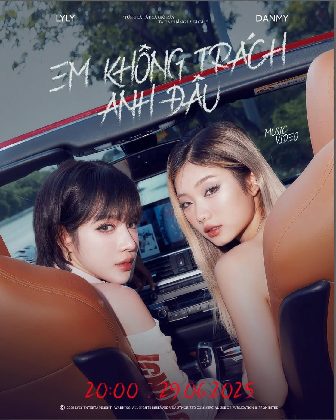 Sản phẩm thu hút sự chú ý nhờ giai điệu bắt tai và sự kết hợp ăn ý của hai Em Xinh.