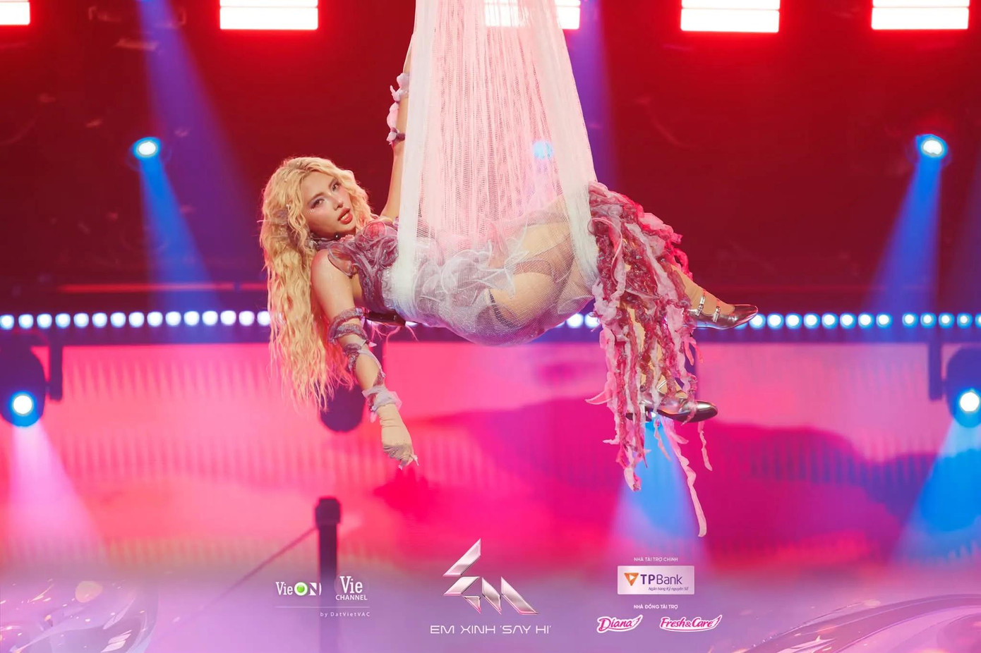 Mỗi lần xuất hiện, MaiQuinn đều khiến fan “shock visual”.