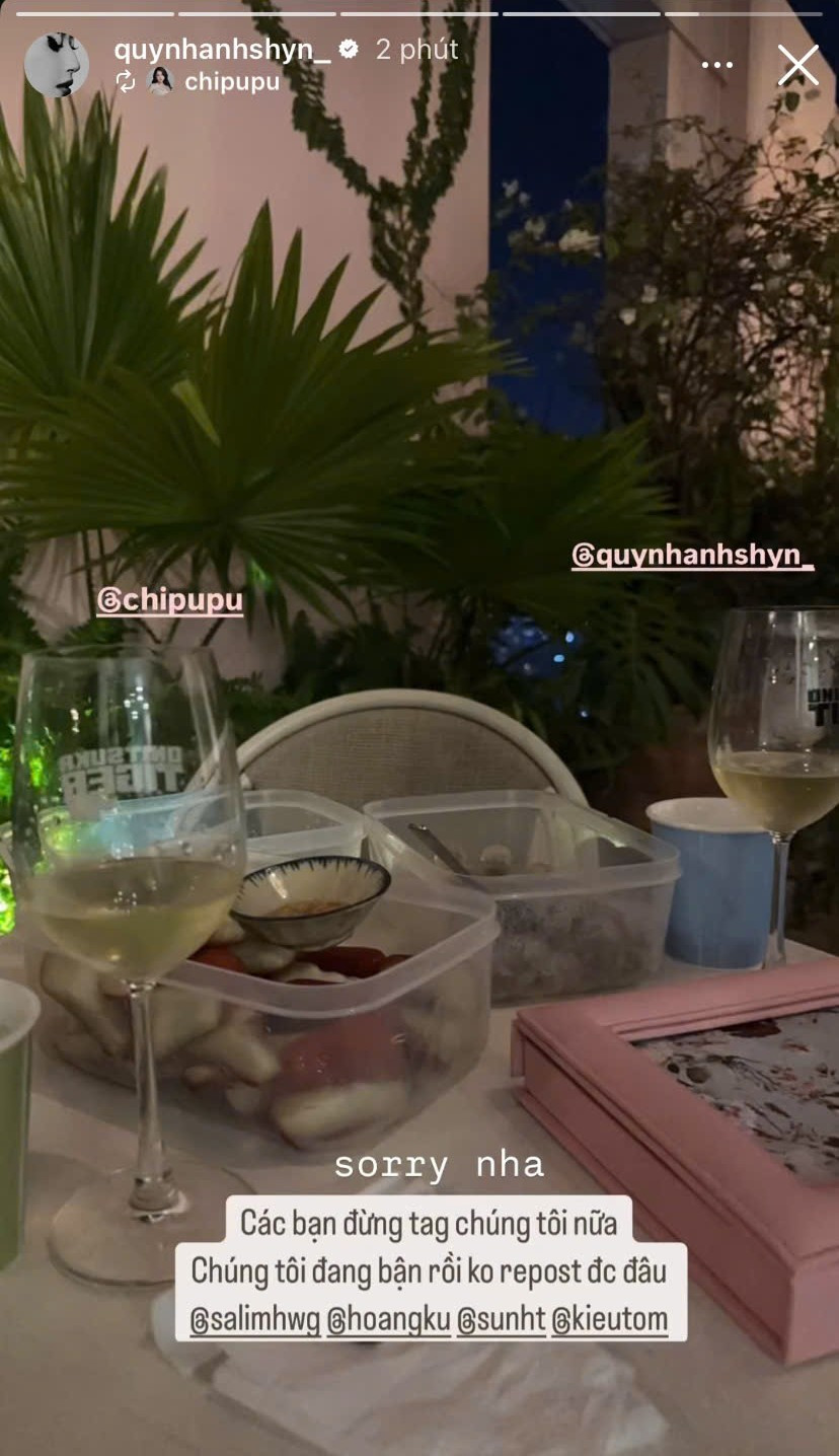 Chỉ một bức ảnh, Chi Pu và Quỳnh Anh Shyn đã khiến netizen phấn khích. Chỉ một bức ảnh, Chi Pu và Quỳnh Anh Shyn đã khiến netizen phấn khích.