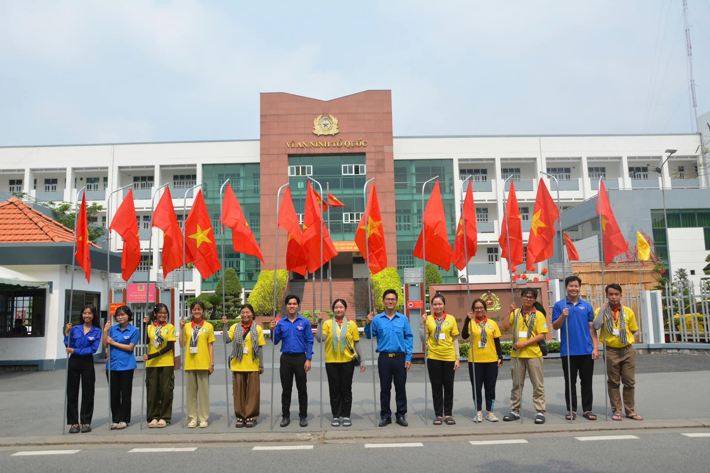 Ảnh: Tuổi Trẻ Tân Túc Ảnh: Tuổi Trẻ Tân Túc