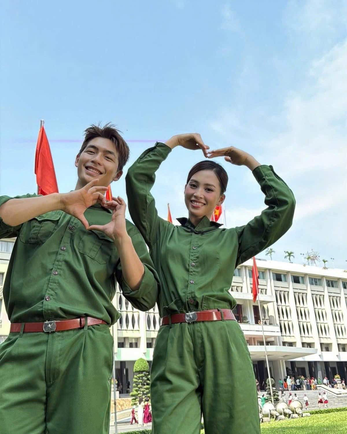 &quot;Qá Qà Family&quot; ghi điểm với tương tác thân thiết.