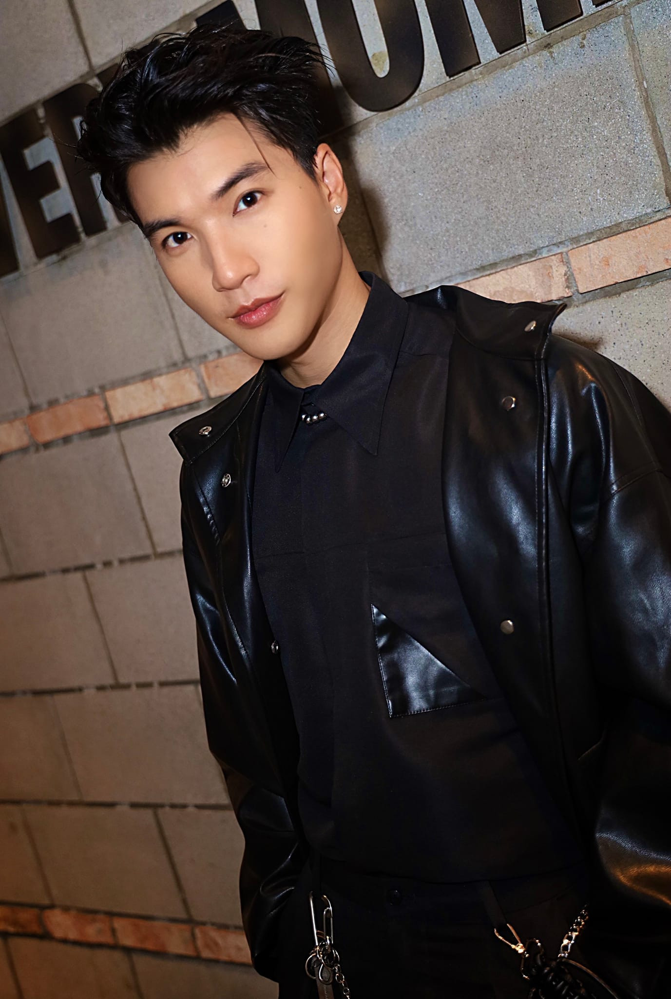 HIEUTHUHAI đang ngày càng chứng minh bản thân xứng đáng với vị trí hiện tại.