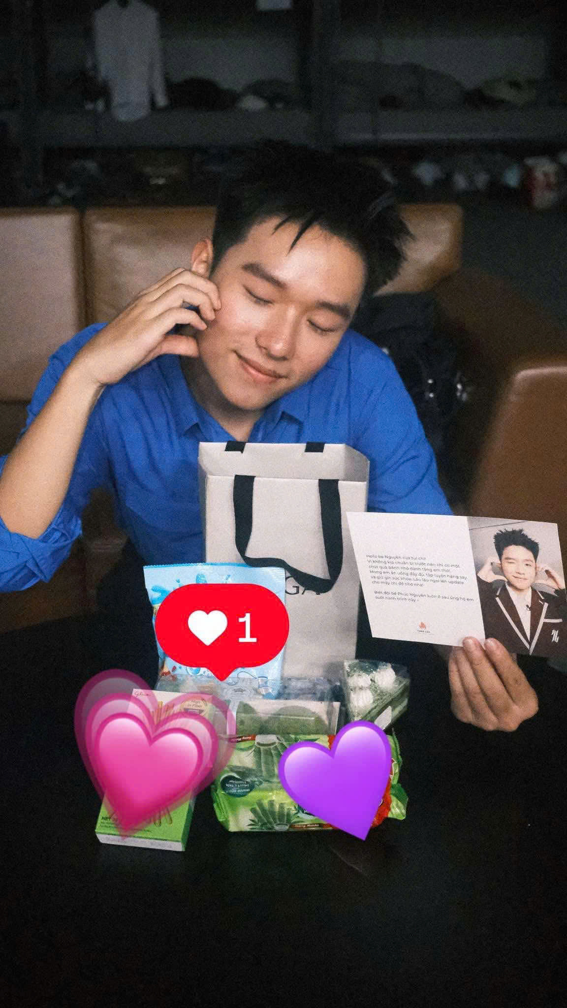 Giao diện và tính cách chuẩn "em trai nhà bên" của Phúc Nguyên. Giao diện và tính cách chuẩn "em trai nhà bên" của Phúc Nguyên.