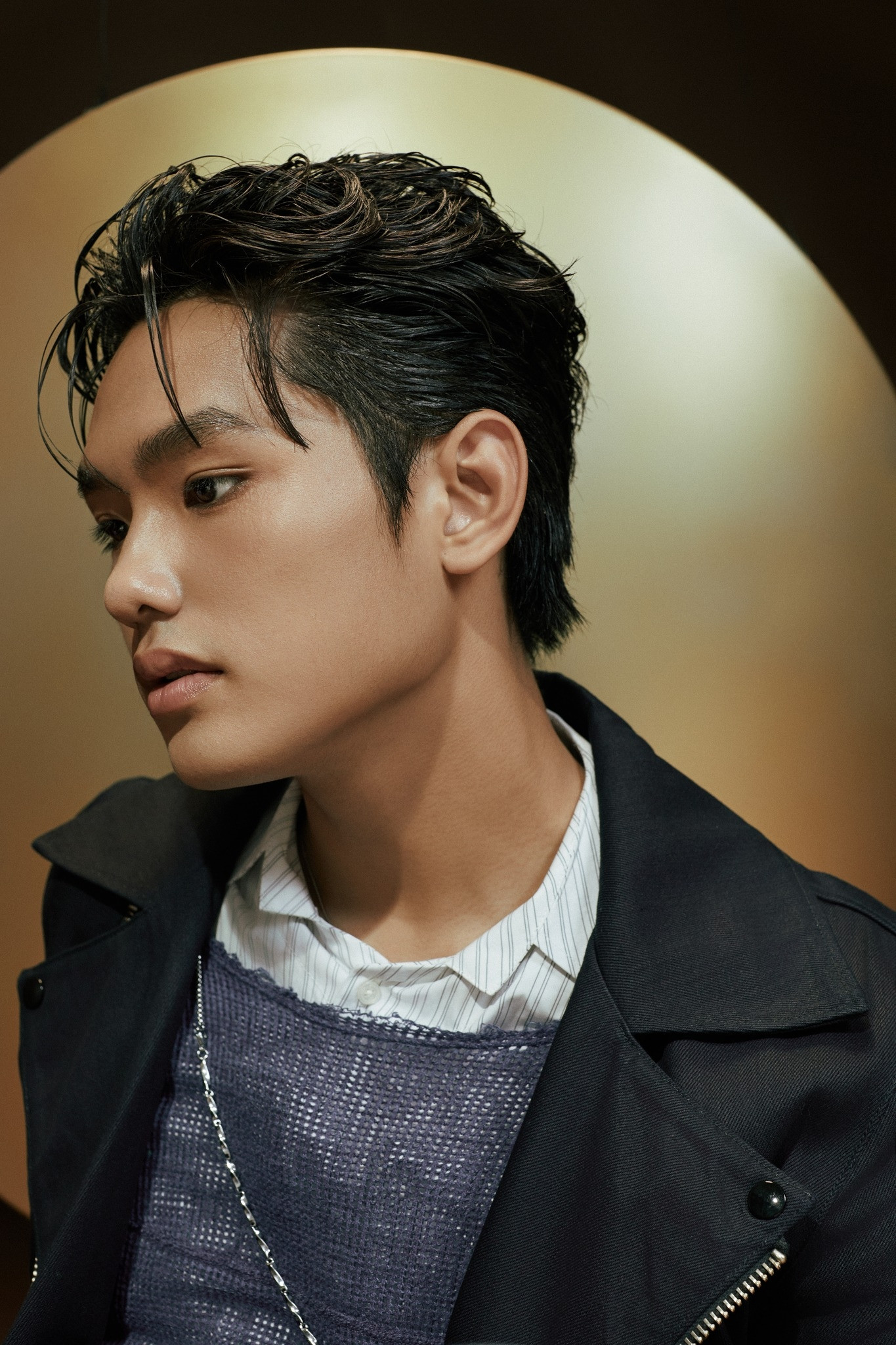 Với màu giọng đặc trưng, anh đang từng bước khẳng định tên tuổi trong thị trường V-Pop.