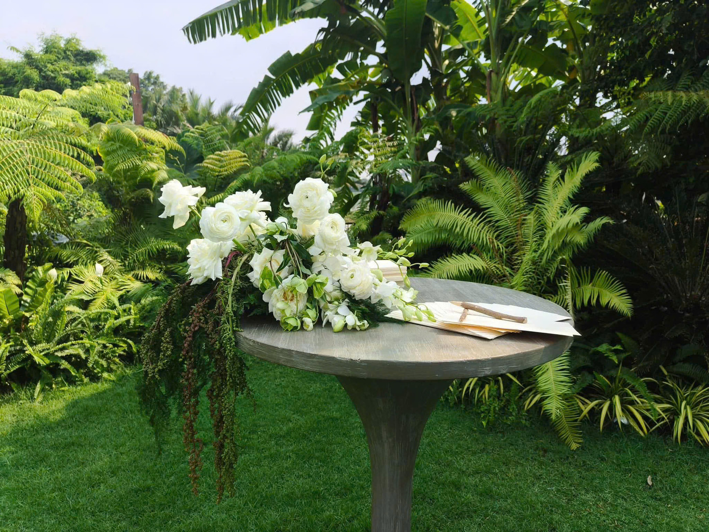 Không gian hòa mình vào thiên nhiên là điểm nhấn trong buổi lễ.