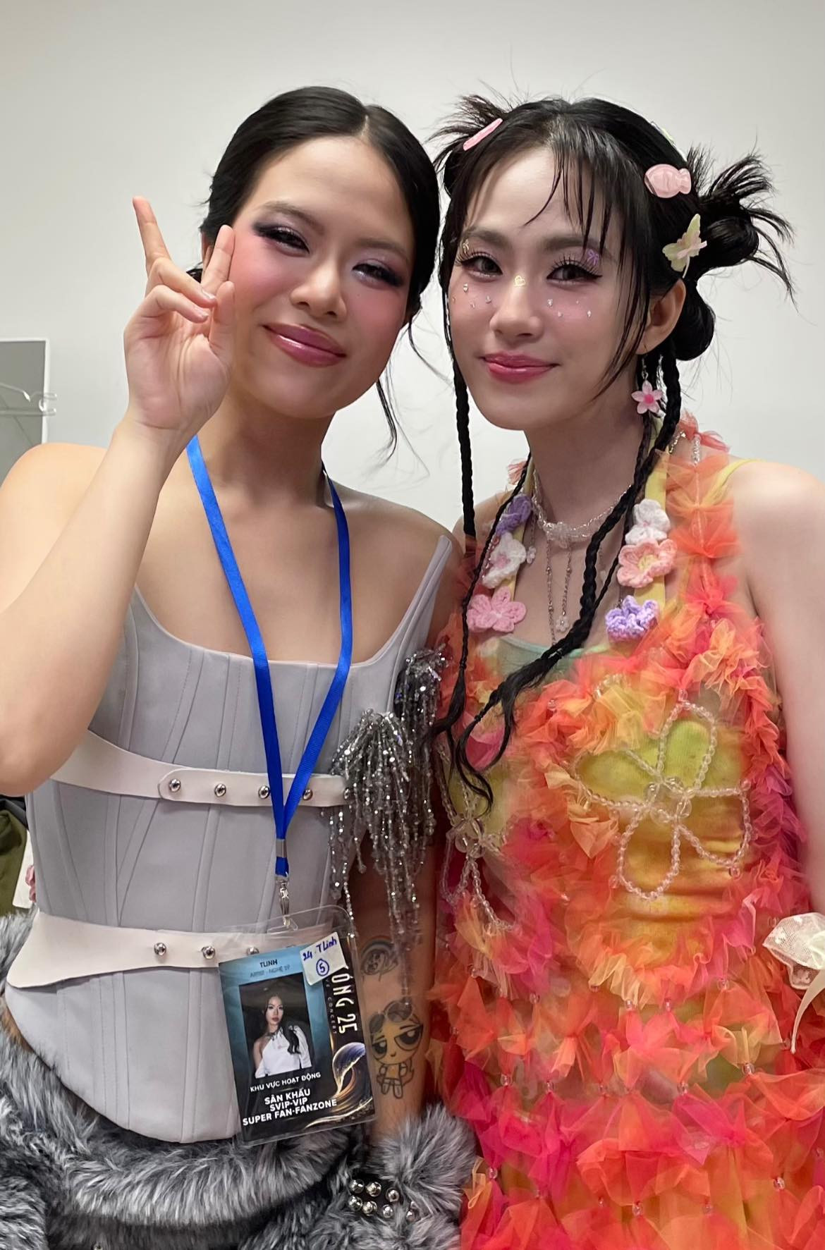 &quot;Em Xinh&quot; tlinh &quot;đọ sắc&quot; cùng Lương Bích Hữu.