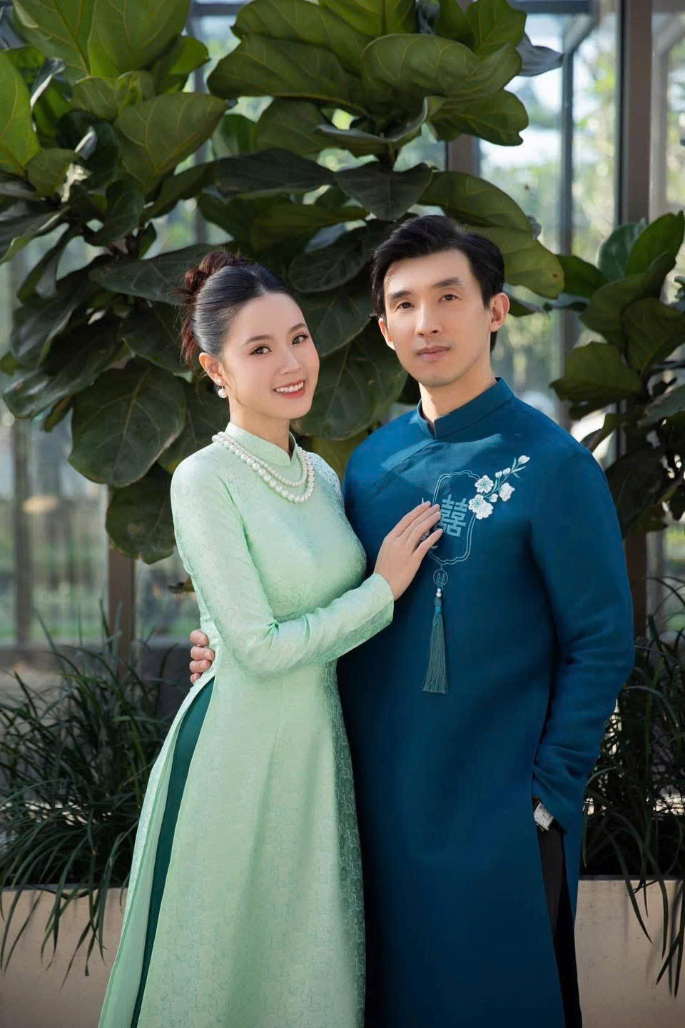 Cặp đôi từ khi kết hôn luôn khiến người hâm mộ xuýt xoa bởi những khoảnh khắc ngọt ngào. Cặp đôi từ khi kết hôn luôn khiến người hâm mộ xuýt xoa bởi những khoảnh khắc ngọt ngào.