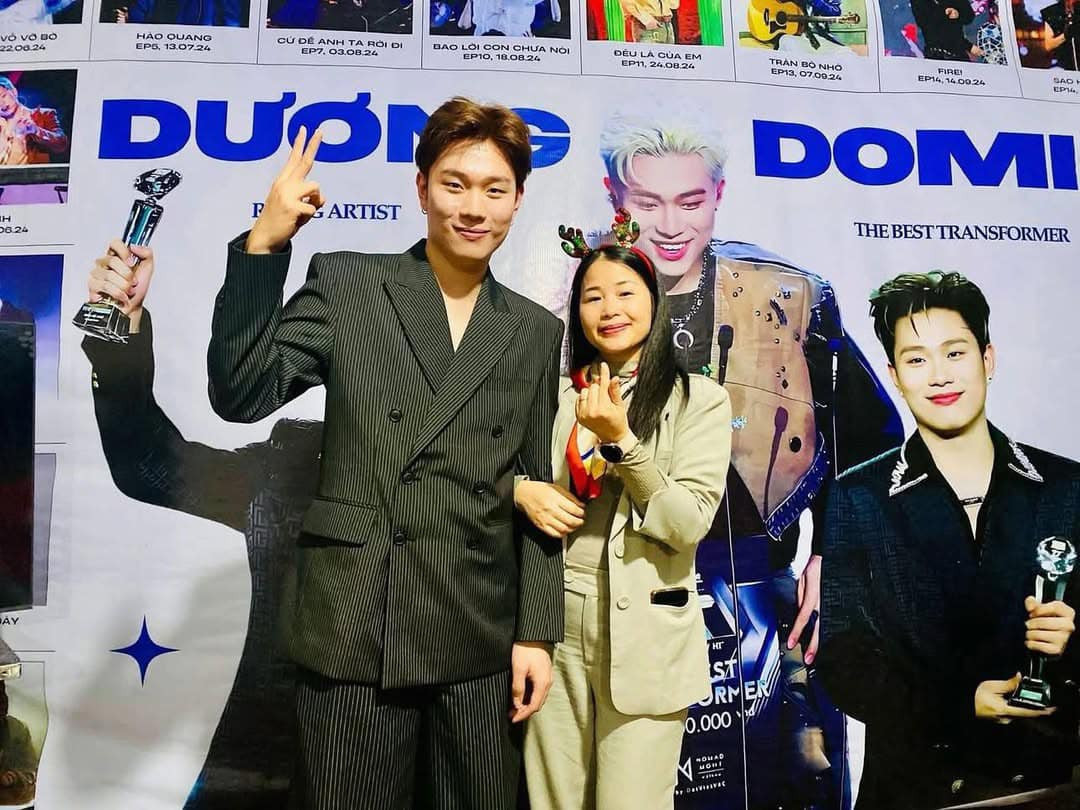 Gia đình Dương Domic tổ chức buổi tiệc thân mật đãi họ hàng, mừng con trai có bước tiến mới trong sự nghiệp. Gia đình Dương Domic tổ chức buổi tiệc thân mật đãi họ hàng, mừng con trai có bước tiến mới trong sự nghiệp.