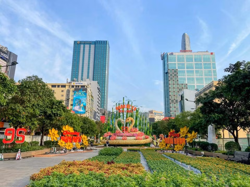 Nhiều khu vực tiểu cảnh đã được thiết kế để phục vụ trong dịp Tết. Ảnh: Sài Gòn Ơi