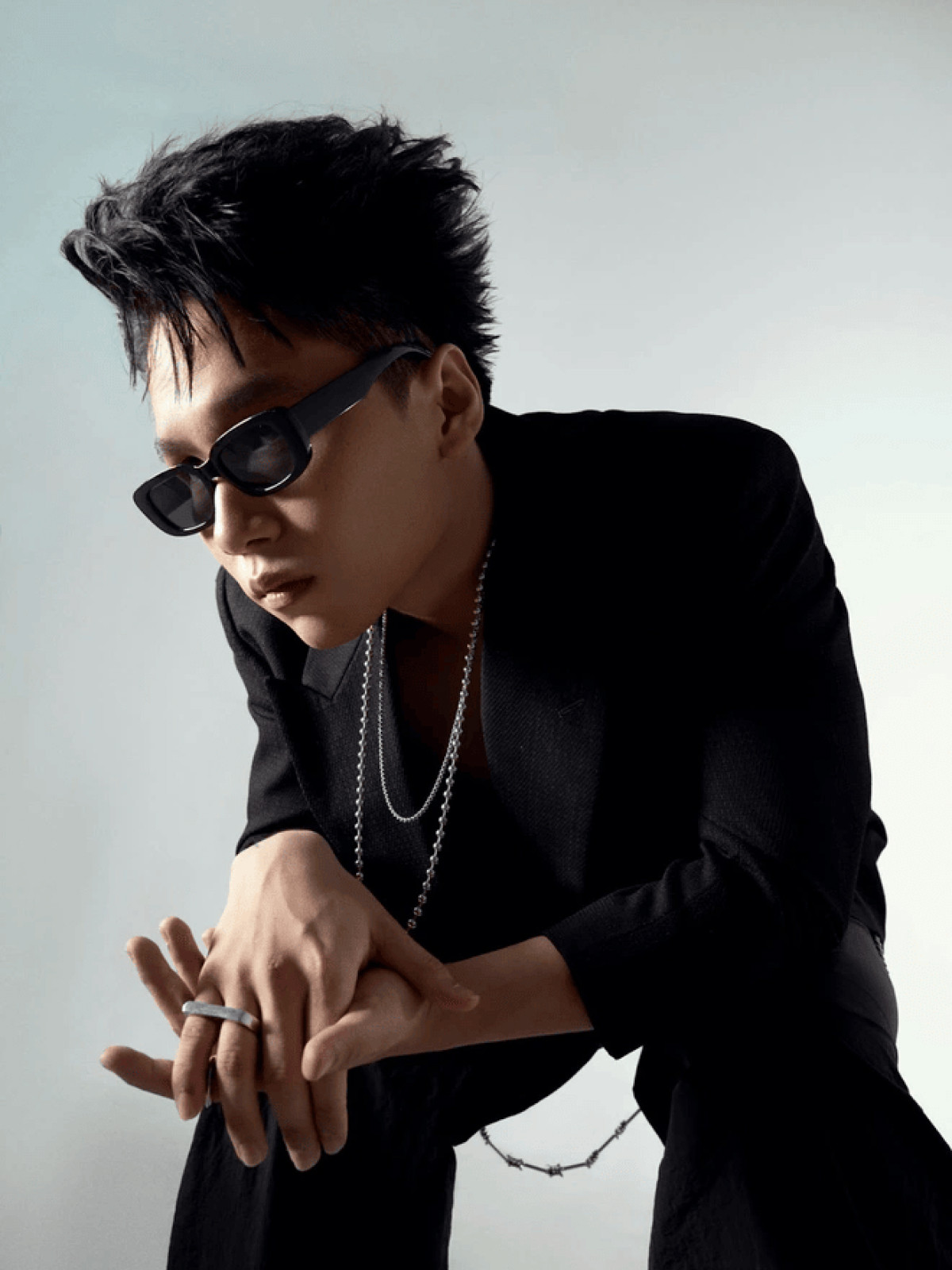 Kriss Ngo gia nhập hội "phù thủy tạo hit" bởi những màn "yểm bùa mê" bằng nhạc. Kriss Ngo gia nhập hội "phù thủy tạo hit" bởi những màn "yểm bùa mê" bằng nhạc.