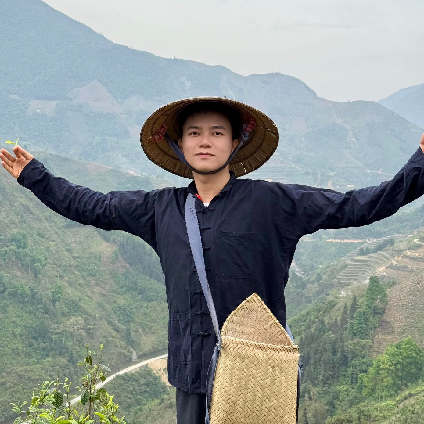 Nam nghệ sĩ được “đặt hàng” ca khúc chủ đề trước khi chương trình bấm máy.