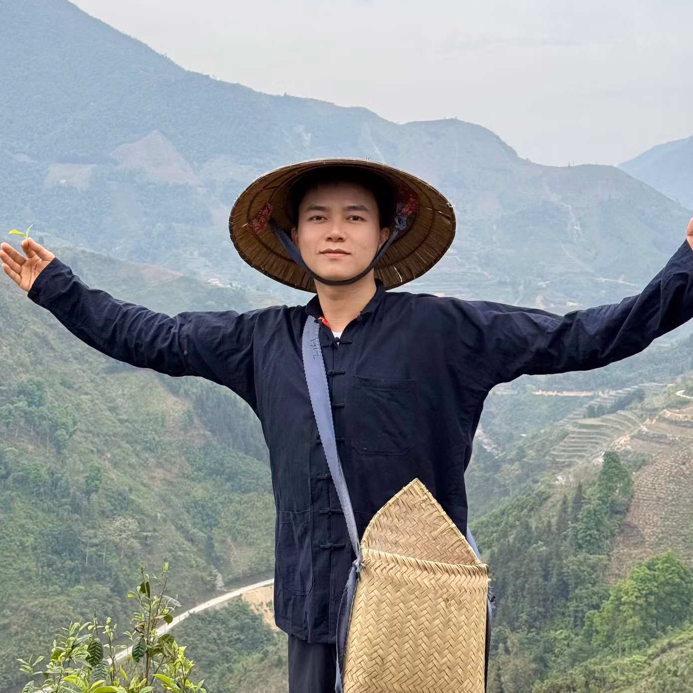 Nam nghệ sĩ được “đặt hàng” ca khúc chủ đề trước khi chương trình bấm máy.