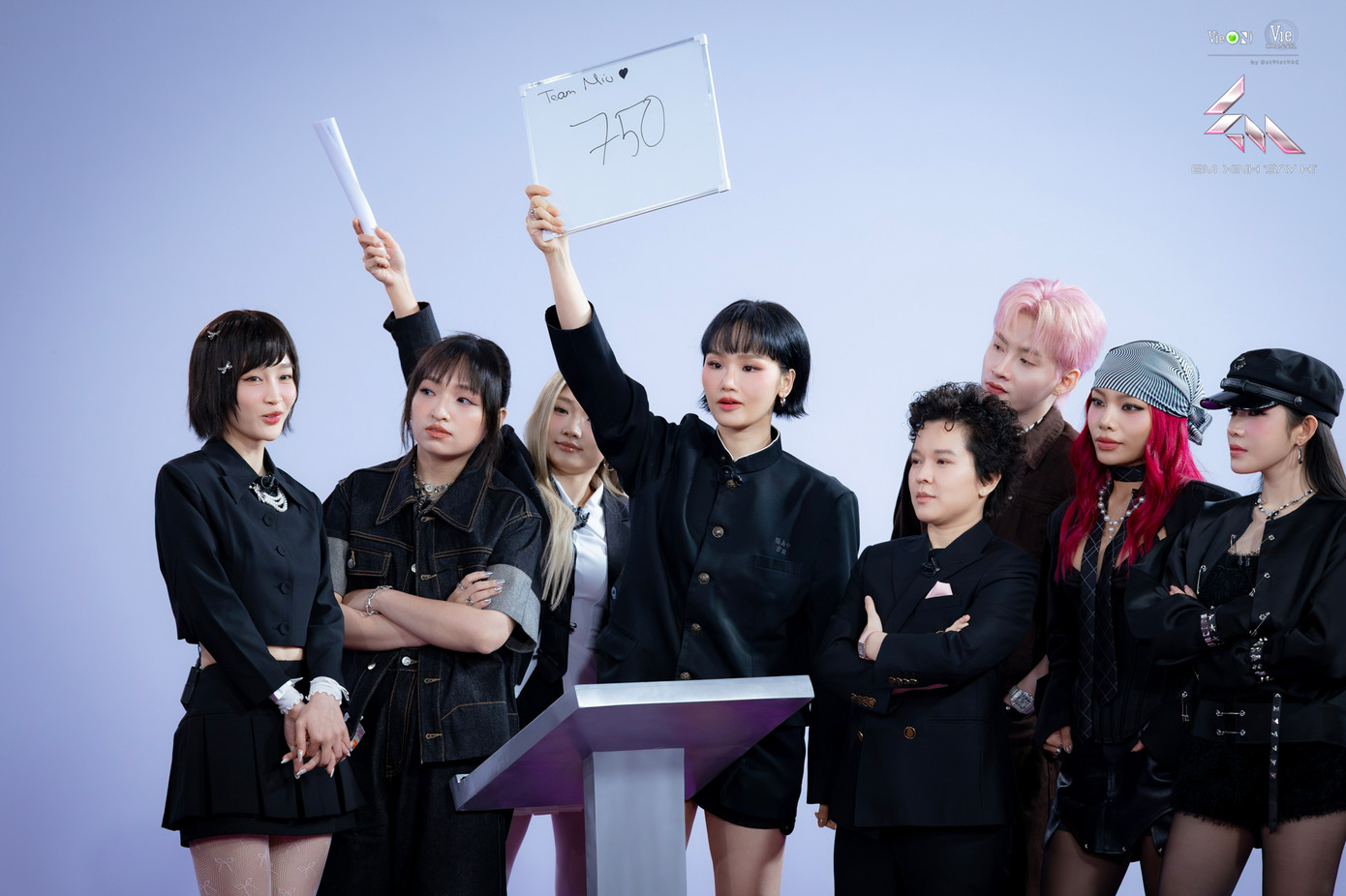 Đội Miu Lê "chơi tất tay" điểm số cho màn đấu giá.