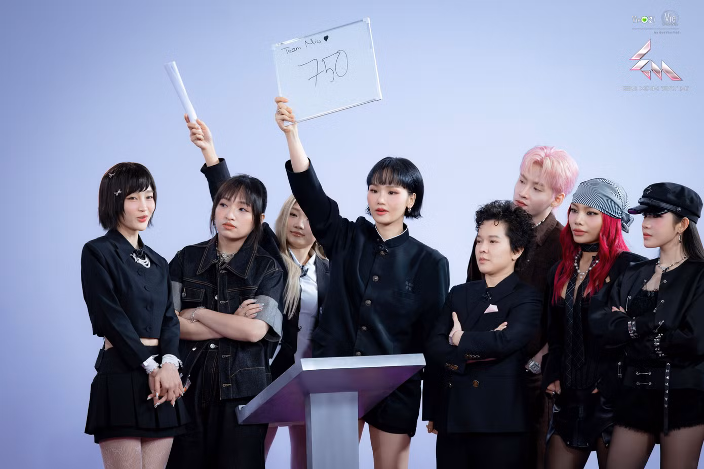 Đội Miu Lê "chơi tất tay" điểm số cho màn đấu giá.