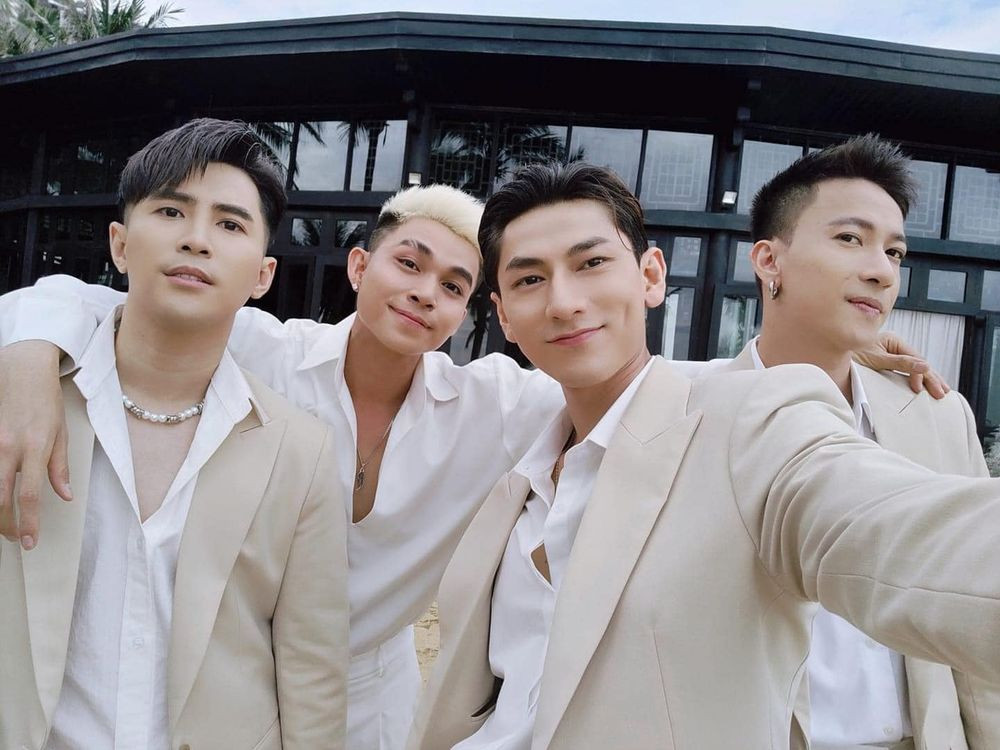 Tuy nhiên, sau khi nhóm tan rã, mỗi thành viên đều chọn cho mình con đường riêng. Tuy nhiên, sau khi nhóm tan rã, mỗi thành viên đều chọn cho mình con đường riêng.