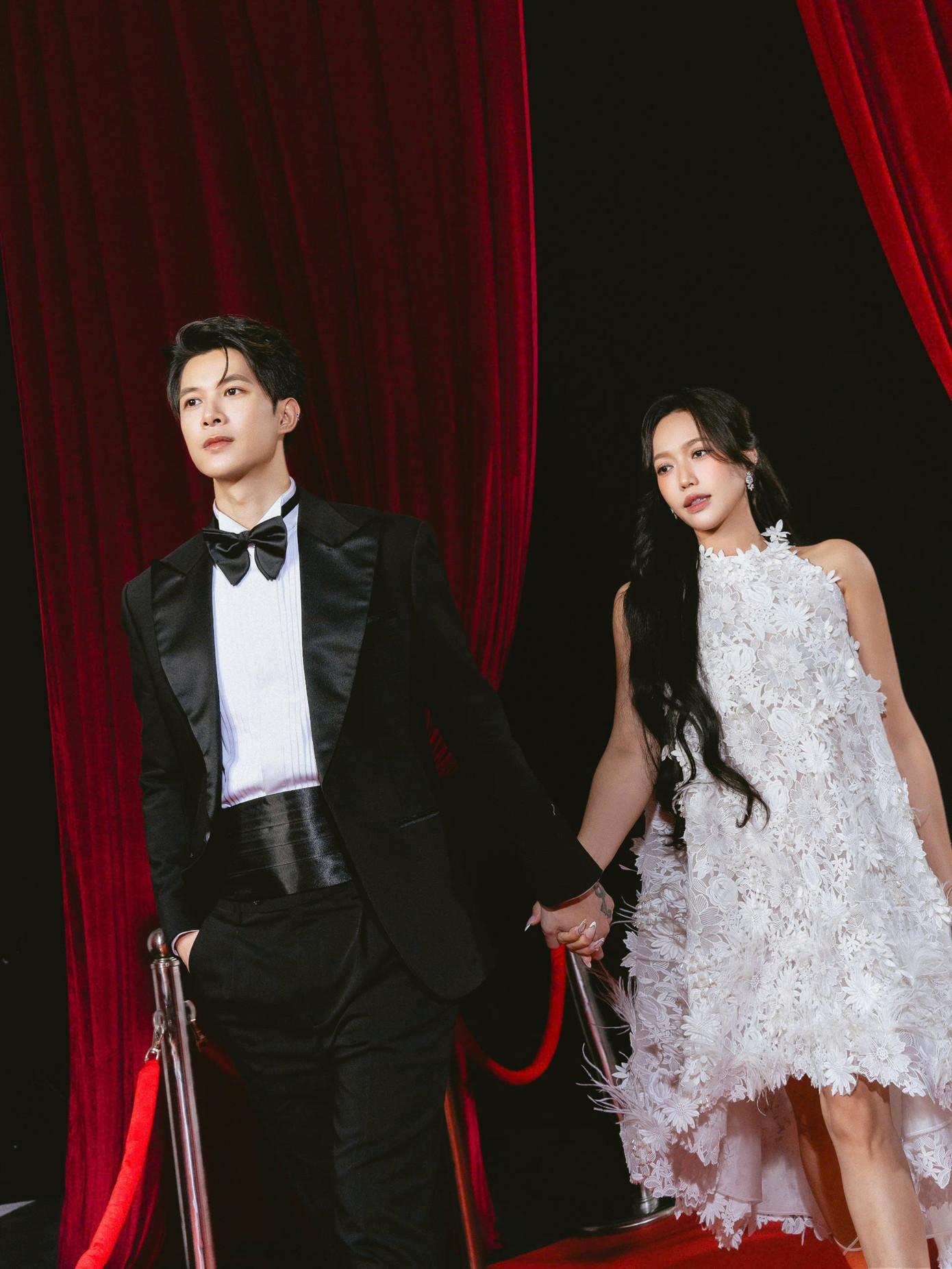 Cả hai xứng danh đôi vợ chồng "chăm tiểu phẩm" của năm. Cả hai xứng danh đôi vợ chồng "chăm tiểu phẩm" của năm.