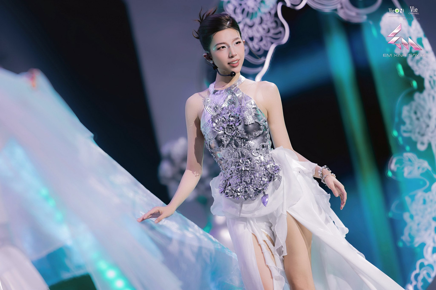 Cùng là “em út” của đội nhưng cả hai lại mang hai màu sắc hoàn toàn khác biệt.