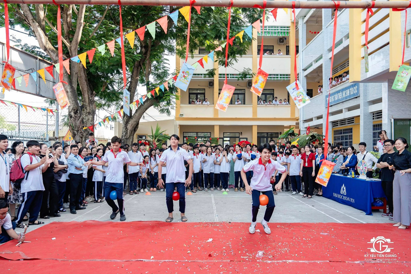 Ảnh: Đoàn Thanh niên trường THPT Tư Thục Ấp Bắc - thành phố Mỹ Tho Ảnh: Đoàn Thanh niên trường THPT Tư Thục Ấp Bắc - thành phố Mỹ Tho