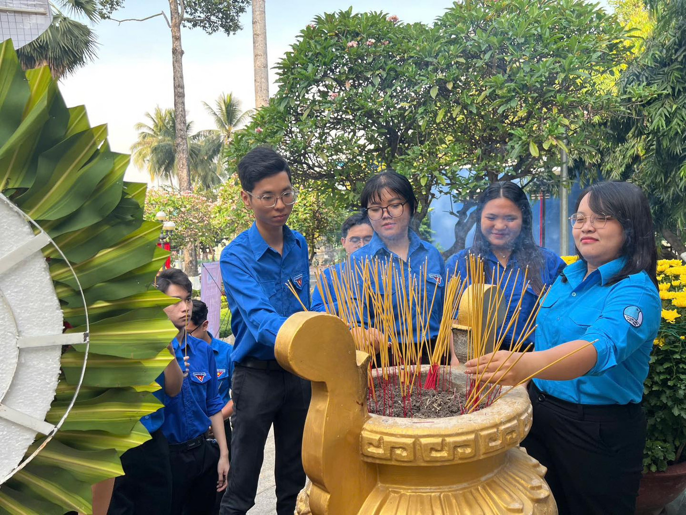 Ảnh: Tuổi Trẻ Bình Thạnh Ảnh: Tuổi Trẻ Bình Thạnh