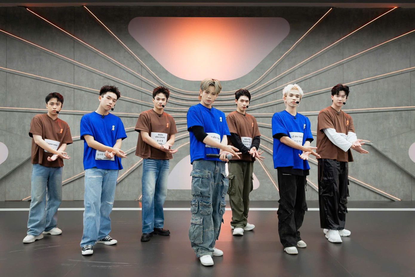 Nhóm 4 của Văn Chung, Văn Tâm, Phúc Nguyên,... thành công tạo nên chuỗi "toàn thắng" trong hai bài sát hạch. Nguồn ảnh: BTC.