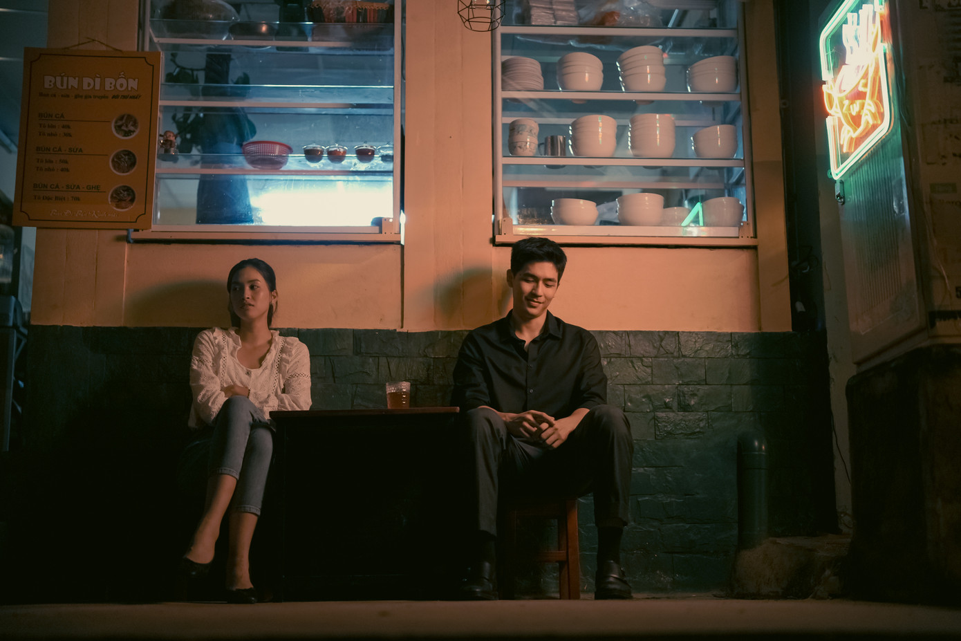 Quốc Anh hóa thân thành một nhân vật có nhiều góc khuất nội tâm.