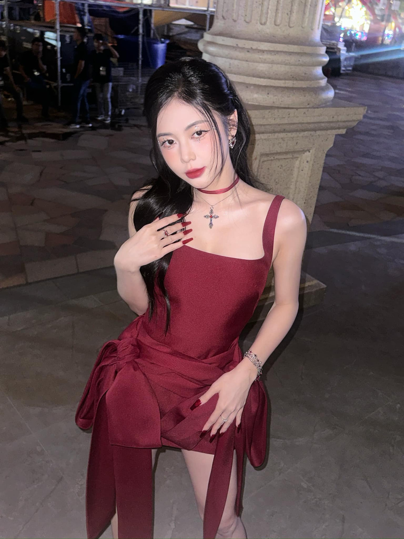 Gu thời trang mang đậm màu sắc K-Pop của Liz Kim Cương. Gu thời trang mang đậm màu sắc K-Pop của Liz Kim Cương.