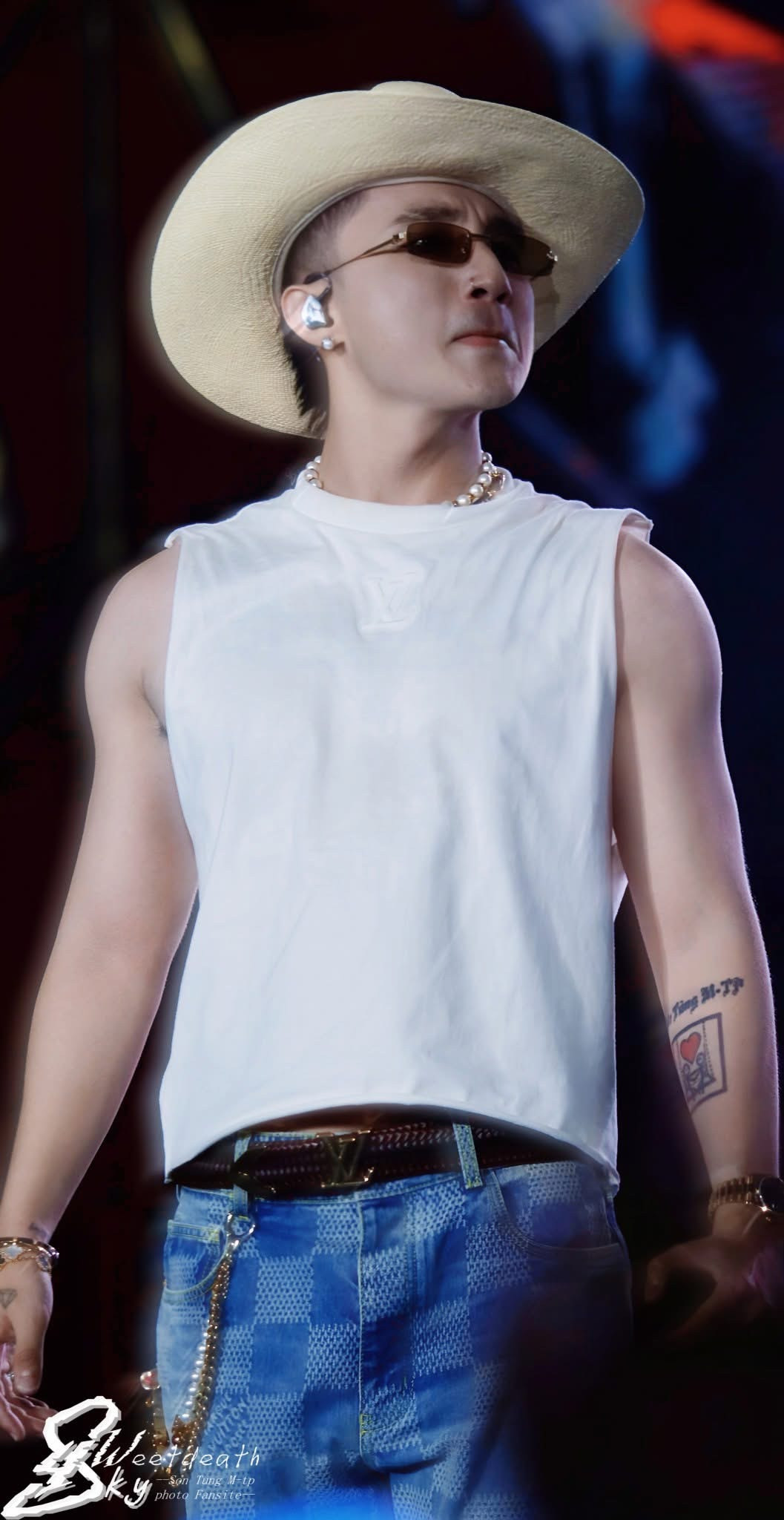 Sơn Tùng M-TP thực tế vẫn "chất phát ngất" qua ống kính của người hâm mộ. Nguồn ảnh: fanpage Sweet Death For Sky M-TP’s.