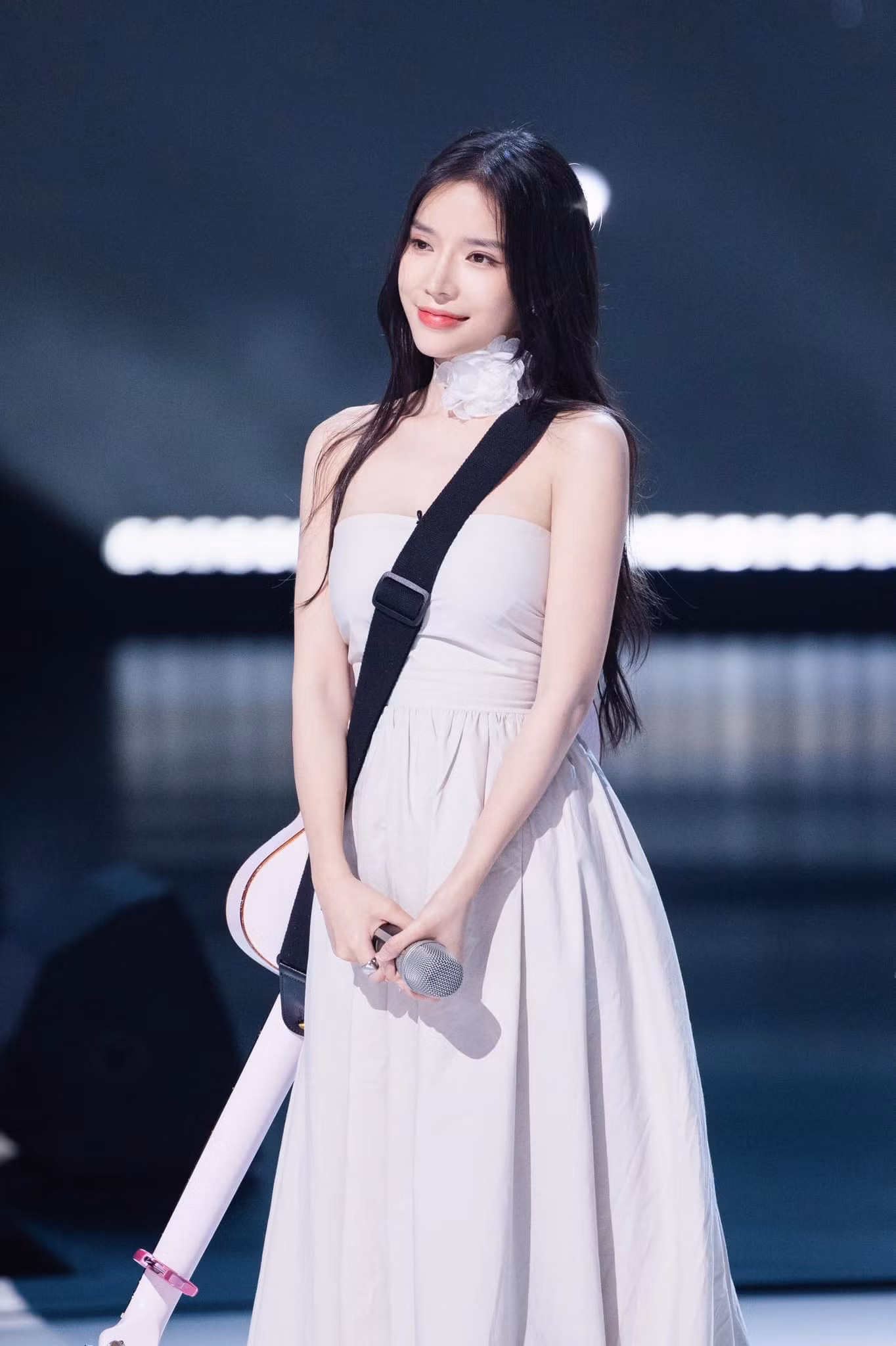 Lyly từng "chinh chiến" gameshow âm nhạc tại Trung Quốc.
