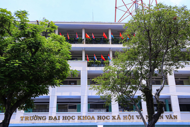 Ảnh: Sức trẻ Nhân văn