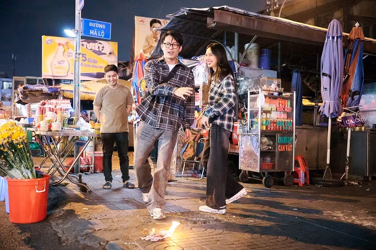 Về phần HURRYKNG, anh là khách mời trong Đu Đêm 3 tập 1 và gây bất ngờ với màn tương tác ăn ý, hài hước cùng Thùy Tiên.