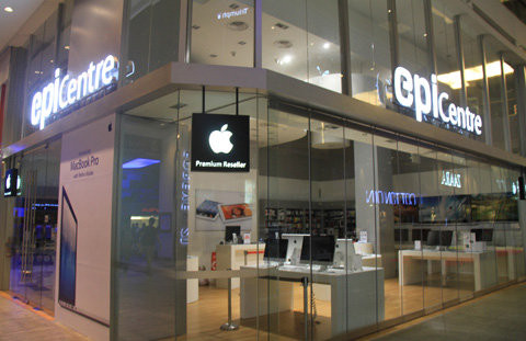 Gian hàng Apple bên trong phải tới tận 10 giờ sáng mai mới mở cửa