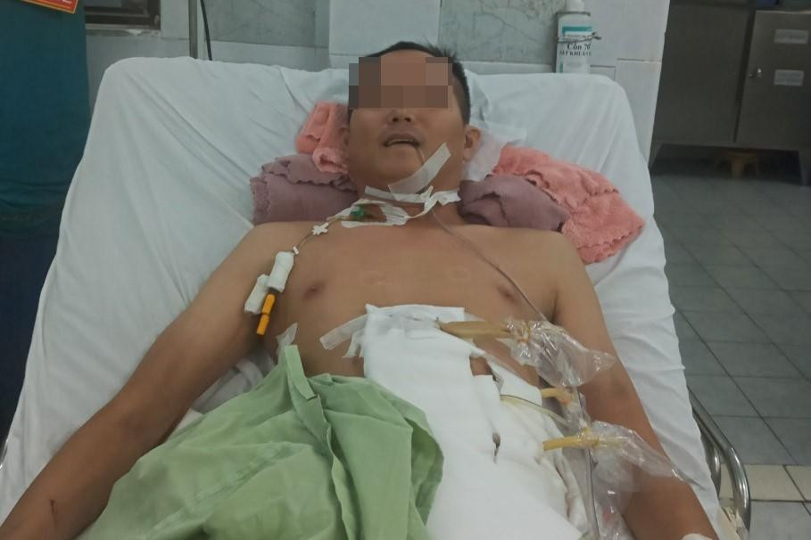 Các bác sĩ đã kịp thời phẫu thuật, giúp bệnh nhân qua cơn nguy kịch Các bác sĩ đã kịp thời phẫu thuật, giúp bệnh nhân qua cơn nguy kịch