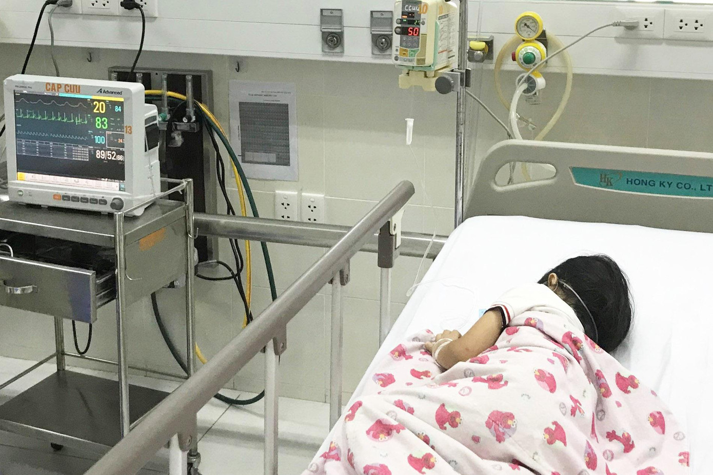 Bệnh nhi đã được đặt dẫn lưu dịch não tủy và đang theo dõi, điều trị tại BV Nhi Đồng 2 Bệnh nhi đã được đặt dẫn lưu dịch não tủy và đang theo dõi, điều trị tại BV Nhi Đồng 2