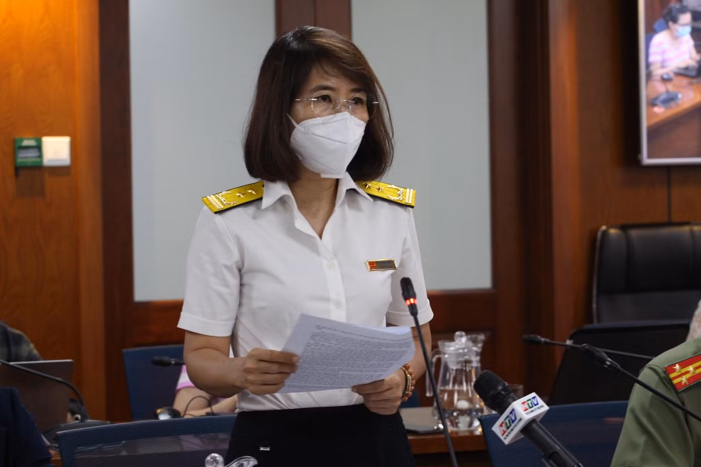 Bà Võ Thanh Thủy, Trưởng phòng Quản lý đất, Cục thuế TPHCM thông tin tại buổi họp báo Bà Võ Thanh Thủy, Trưởng phòng Quản lý đất, Cục thuế TPHCM thông tin tại buổi họp báo
